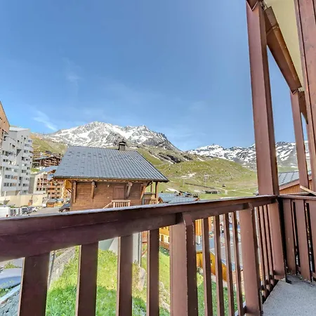 Cozy Duplex With Balcony, Parking & Mountain View *