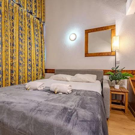 Cozy Duplex With Balcony, Parking & Mountain View * Валь-Торанс